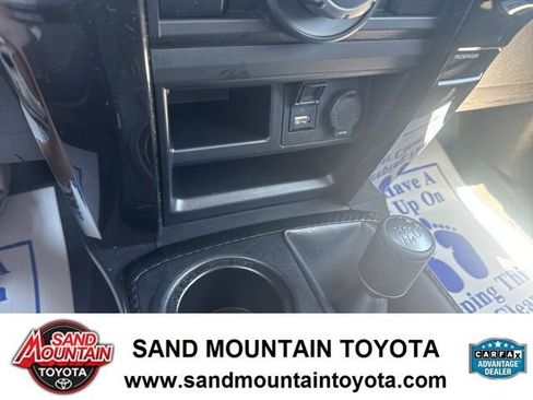 Used 2022 Toyota 4Runner TRD Off-Road Premium AWD/4WD image 22