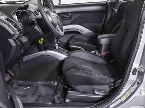 Used 2009 Mitsubishi Outlander ES image 19