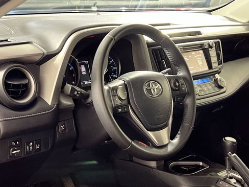 Used 2017 Toyota RAV4 XLE w/ Carpet Mat Package AWD/4WD image 16