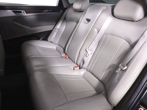 Used 2016 Hyundai Genesis 3.8 RWD image 32