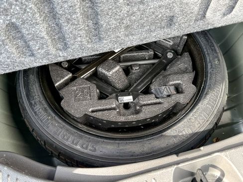 Used 2022 Chevrolet Trax LT w/ LT Convenience Package image 35