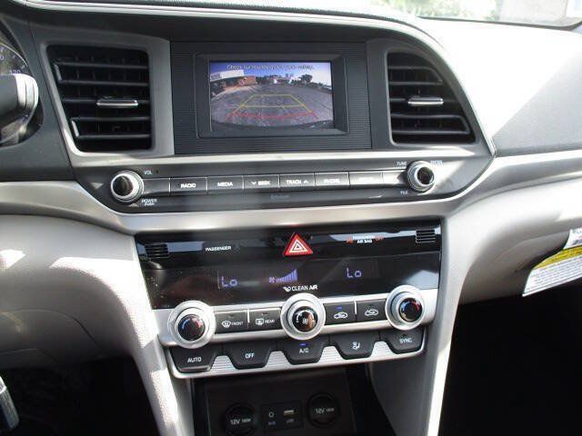 Used 2020 Hyundai Elantra SE FWD image 27