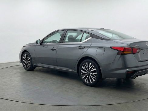 Used 2025 Nissan Altima 2.5 SV FWD image 6