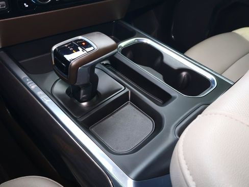 Used 2024 Chevrolet Silverado 1500 LTZ AWD/4WD image 27