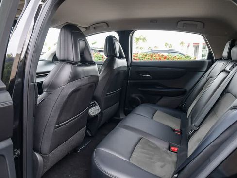 Used 2024 Nissan Ariya FWD image 18