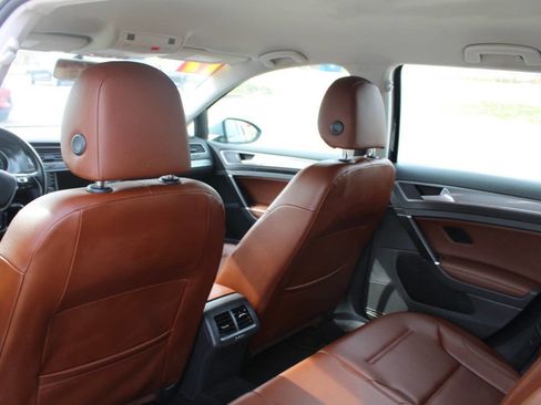 Used 2017 Volkswagen Golf Alltrack S image 18