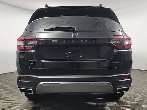 New 2026 Honda Pilot Touring image 4