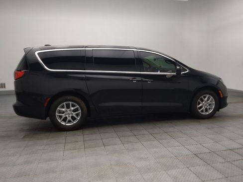 Used 2023 Chrysler Voyager LX w/ Fleet Security Group FWD image 10