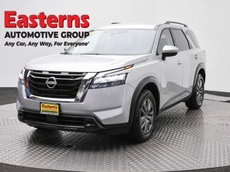 Used 2025 Nissan Pathfinder SV FWD video 1