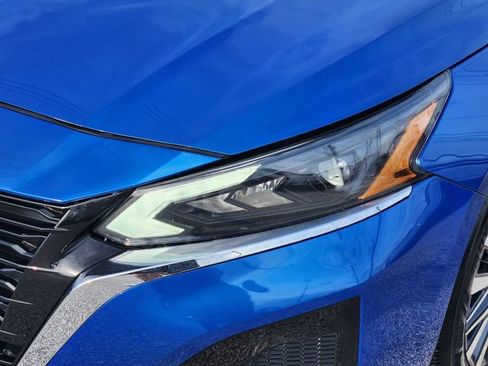 Used 2025 Nissan Altima 2.5 SV image 9