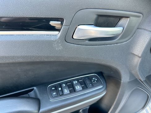 Used 2023 Chrysler 300 S image 13