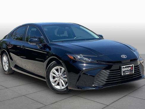 Used 2026 Toyota Camry LE FWD image 3