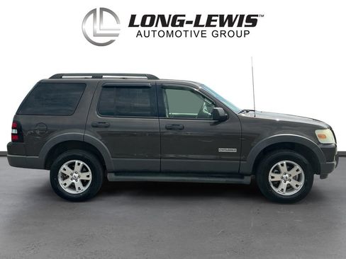 Used 2006 Ford Explorer XLT RWD image 8