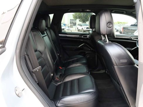 Used 2017 Porsche Cayenne S AWD/4WD image 42