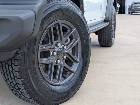 Used 2024 Jeep Wrangler Unlimited Sport AWD/4WD image 2