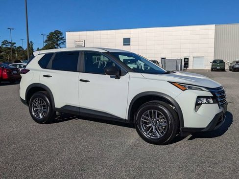 Certified 2024 Nissan Rogue S image 2