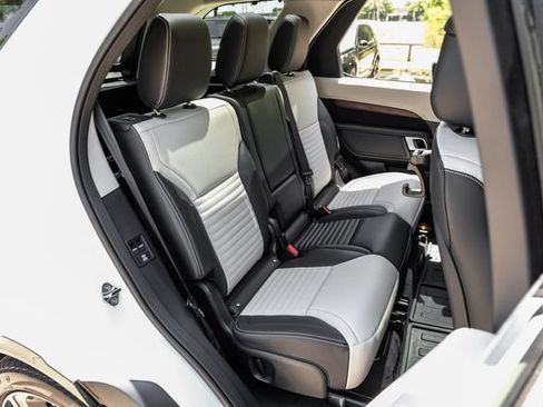 New 2026 Land Rover Discovery Dynamic SE AWD/4WD image 46