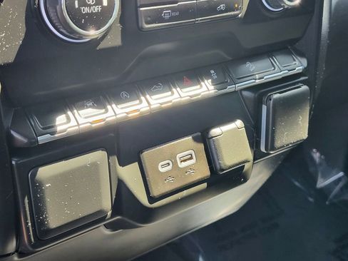 Used 2025 Chevrolet Silverado 1500 Custom Trail Boss w/ Turbomax Blackout Package AWD/4WD image 24
