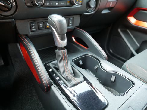 Used 2022 Nissan Frontier PRO-4X AWD/4WD image 24