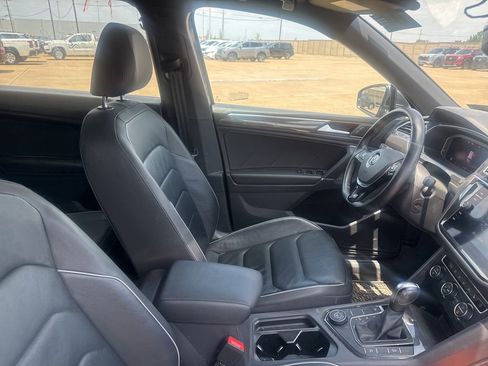 Used 2020 Volkswagen Tiguan SEL Premium R-Line w/ 3rd Row Seat Package AWD/4WD image 29
