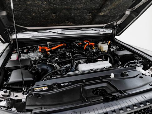 Used 2024 Toyota Land Cruiser image 90