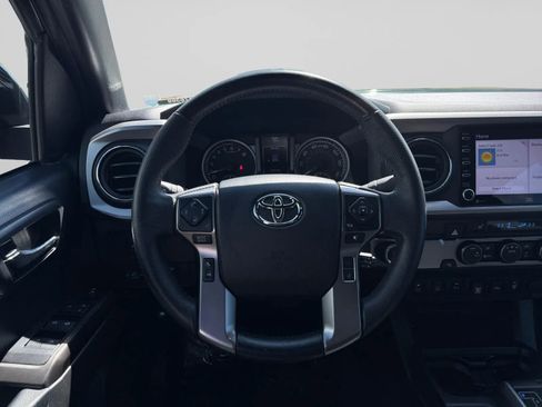 Used 2022 Toyota Tacoma Limited image 10