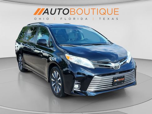Used 2018 Toyota Sienna XLE w/ XLE Navigation Package AWD/4WD image 7