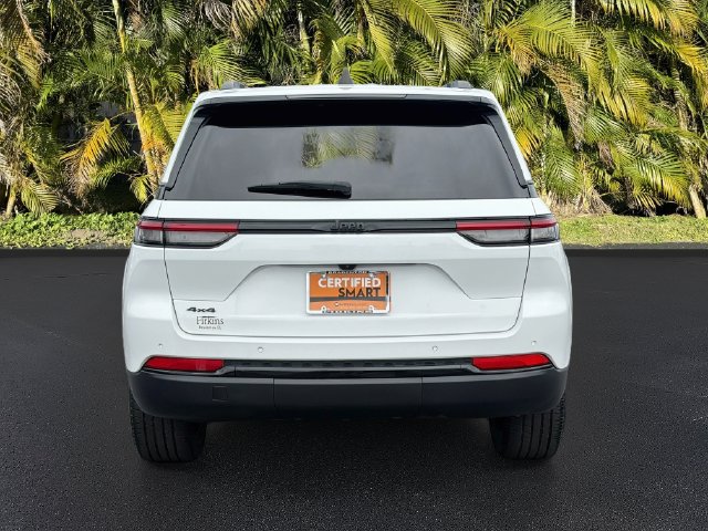Used 2024 Jeep Grand Cherokee Altitude AWD/4WD image 7