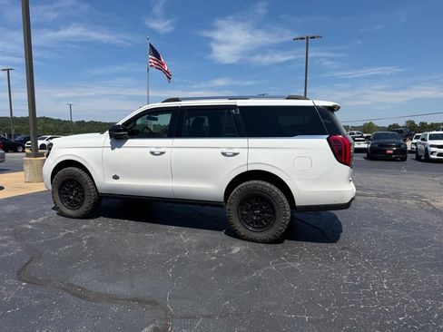 Used 2025 Ford Expedition King Ranch AWD/4WD image 3