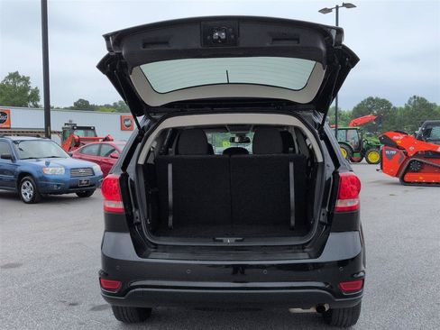 Used 2019 Dodge Journey SE FWD image 32