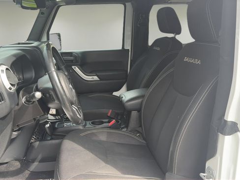 Used 2016 Jeep Wrangler Sahara w/ Dual Top Group AWD/4WD image 14
