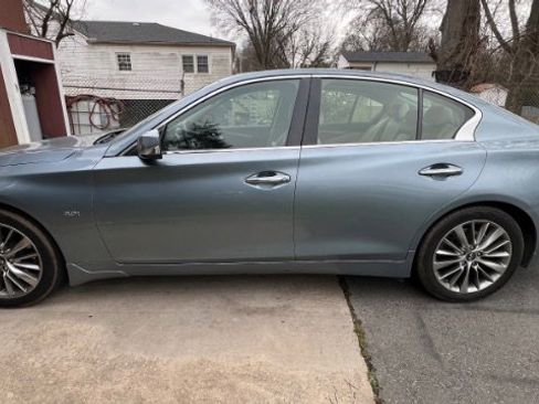 Used 2018 INFINITI Q50 Luxe w/ Essential Package (3.0T Luxe) image 5