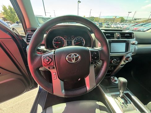 Used 2019 Toyota 4Runner SR5 Premium image 14