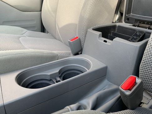 Used 2021 Nissan Frontier SV w/ Midnight Edition Floor Mats AWD/4WD image 21