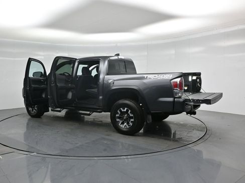 Used 2020 Toyota Tacoma TRD Off-Road w/ Technology Package image 32