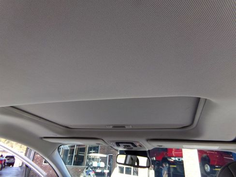 Used 2022 Toyota Sienna XLE image 13