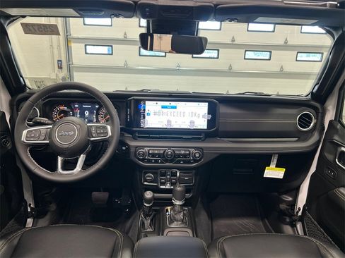 New 2025 Jeep Wrangler Sahara w/ Technology Group image 31