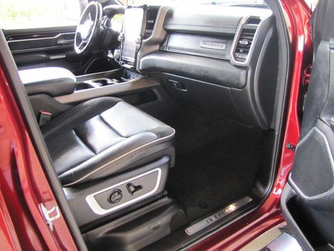 Used 2021 RAM 1500 Laramie w/ Sport Appearance Package AWD/4WD image 13