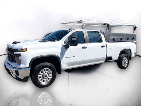 Used 2025 Chevrolet Silverado 2500 W/T w/ WT/CX Safety Package AWD/4WD image 2