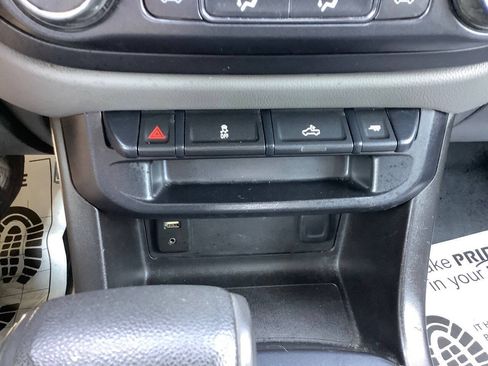Used 2015 Chevrolet Colorado W/T w/ WT Convenience Package AWD/4WD image 40