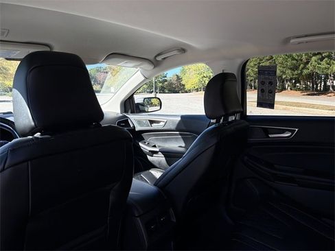 Used 2024 Ford Edge Titanium image 24