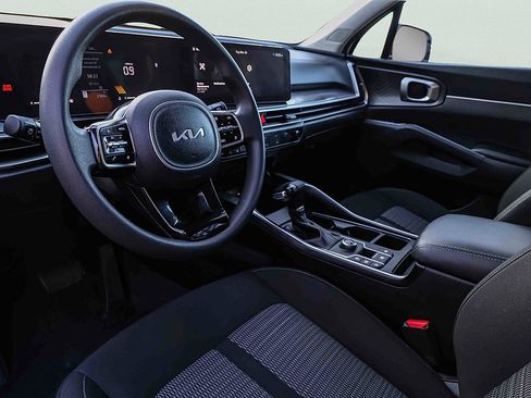 Certified 2024 Kia Sorento LX FWD image 8