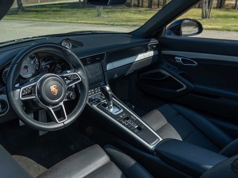 Used 2017 Porsche 911 Carrera S image 7