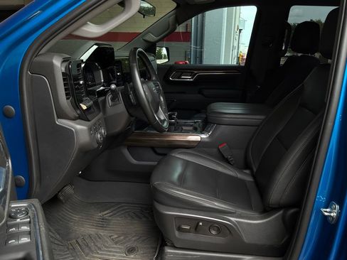 Used 2024 Chevrolet Silverado 1500 LT Trail Boss w/ LT Trail Boss Premium Package AWD/4WD image 11