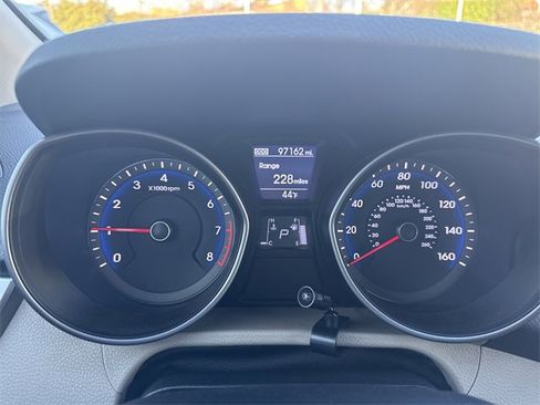 Used 2016 Hyundai Elantra GT image 11