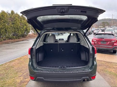 Used 2024 Subaru Forester Premium image 15