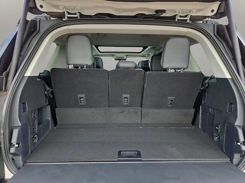 New 2026 Ford Expedition Platinum w/ Driver's Package AWD/4WD image 9