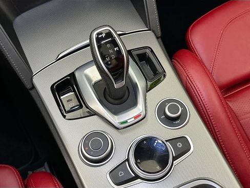 Used 2023 Alfa Romeo Stelvio Veloce AWD/4WD image 16