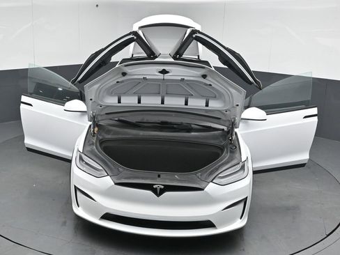 Used 2022 Tesla Model X image 48