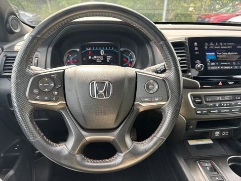 Used 2022 Honda Pilot TrailSport image 13